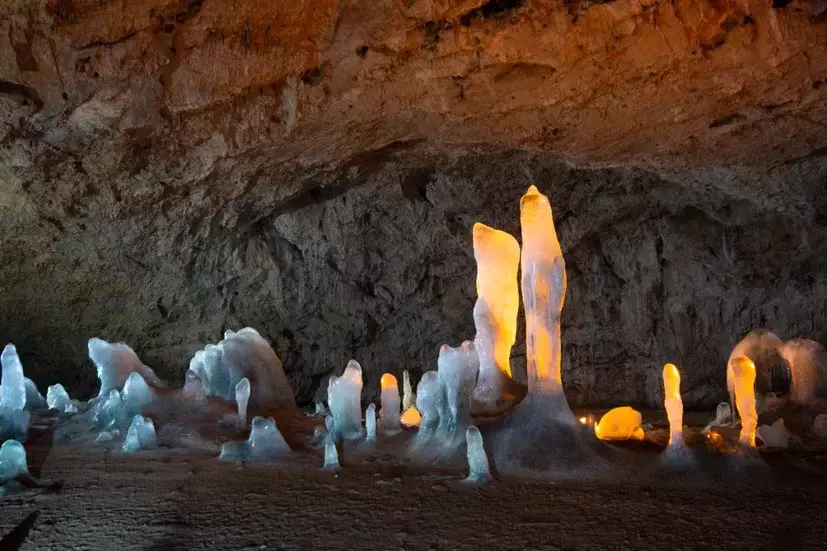 Почему посетить Аскынскую пещеру можно только в определённое время?