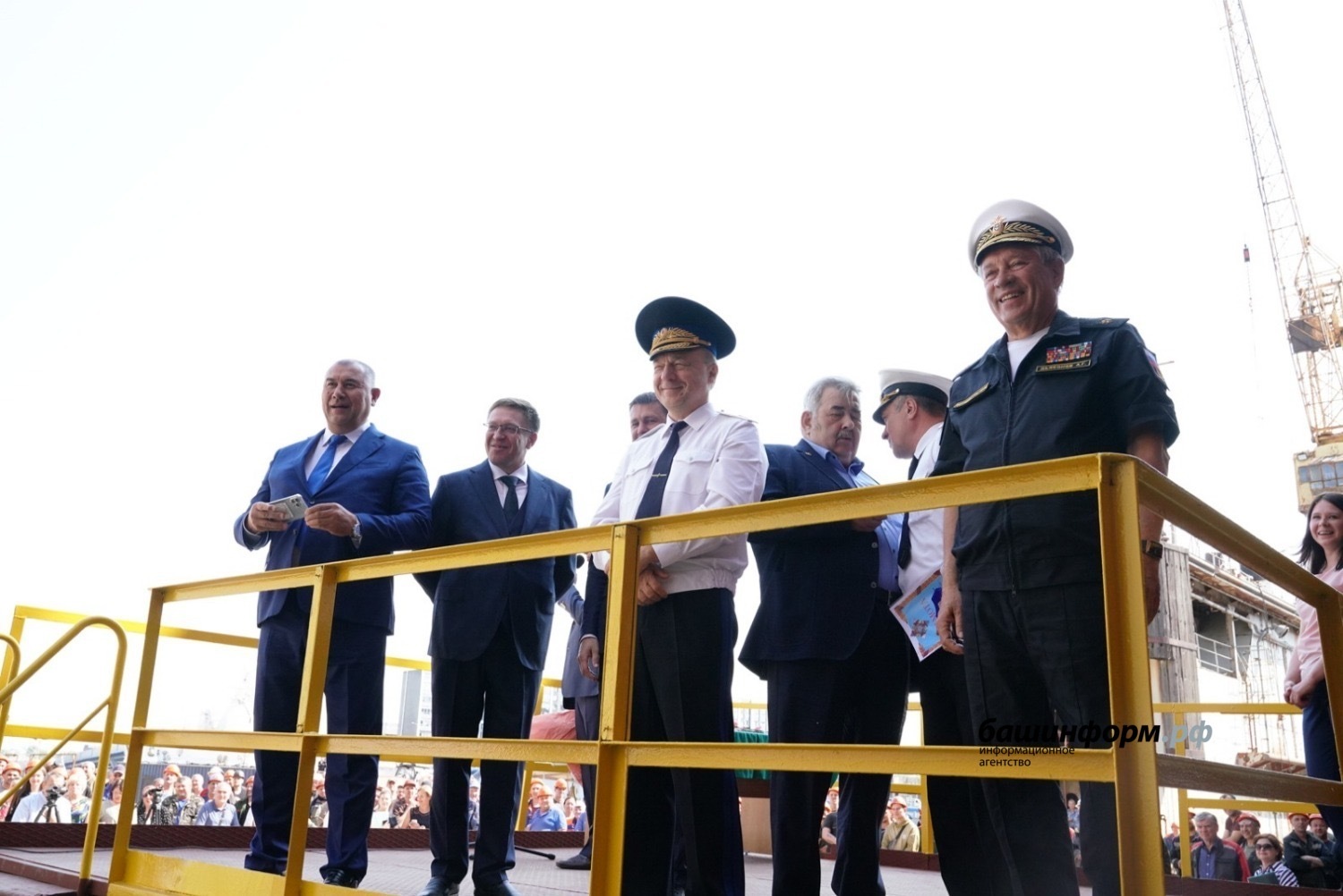 В Санкт-Петербурге состоялась церемония спуска на воду пограничного патрульного корабля «Уфа»