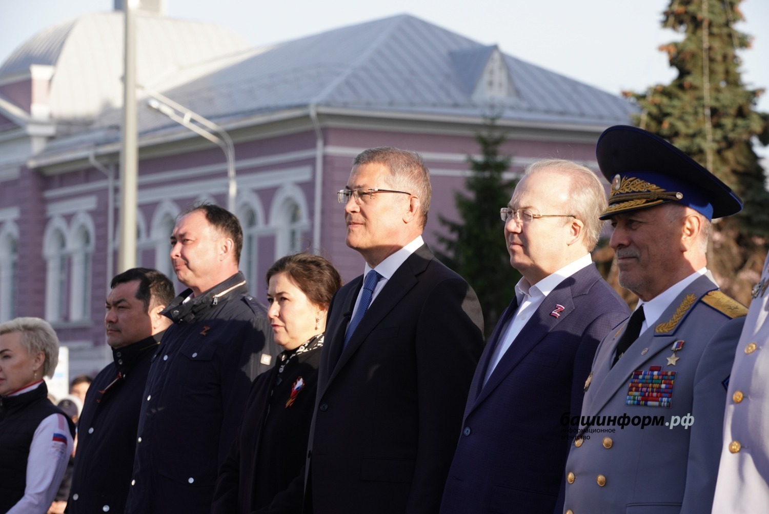 Глава Башкирии посетил патриотический концерт, посвященный 78-й годовщине Победы