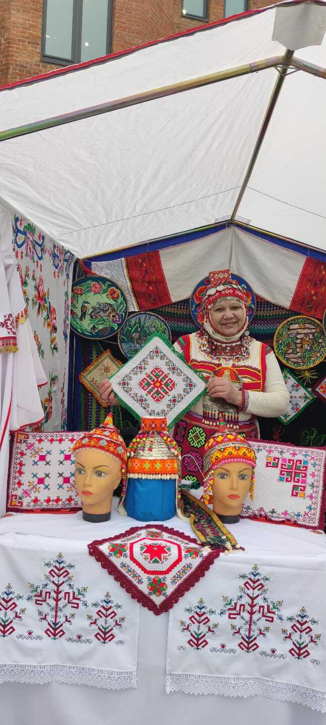 Гости и жители Уфы познакомились с национальной одеждой и культурой народов Башкортостана