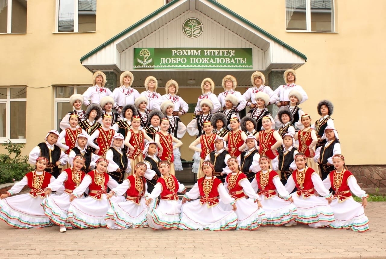 «Алтынай» бейеү ансамбле бар республикаға билдәле.