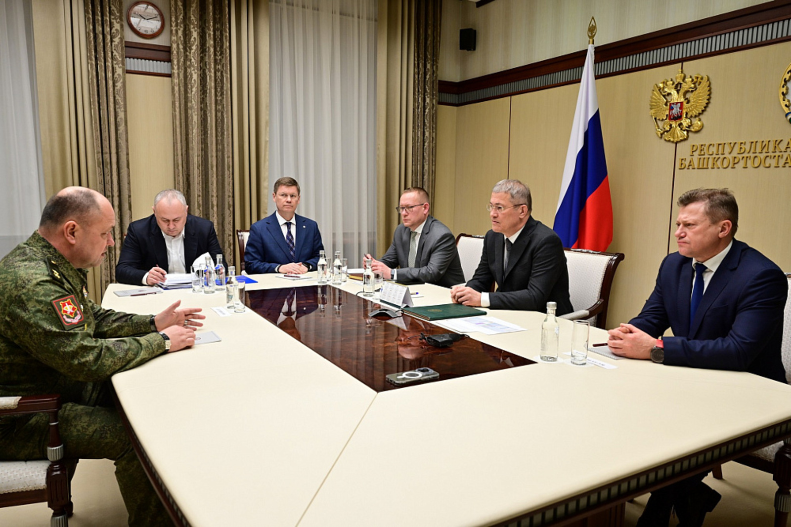 Встреча с врио командующего войсками ЦВО Дмитрием Овчаровым