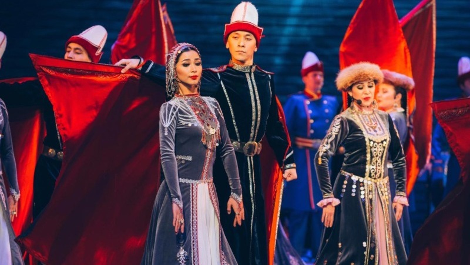 Уфимский ансамбль песни и танца «Мирас» выступил на праздновании 170-летия Самарской области