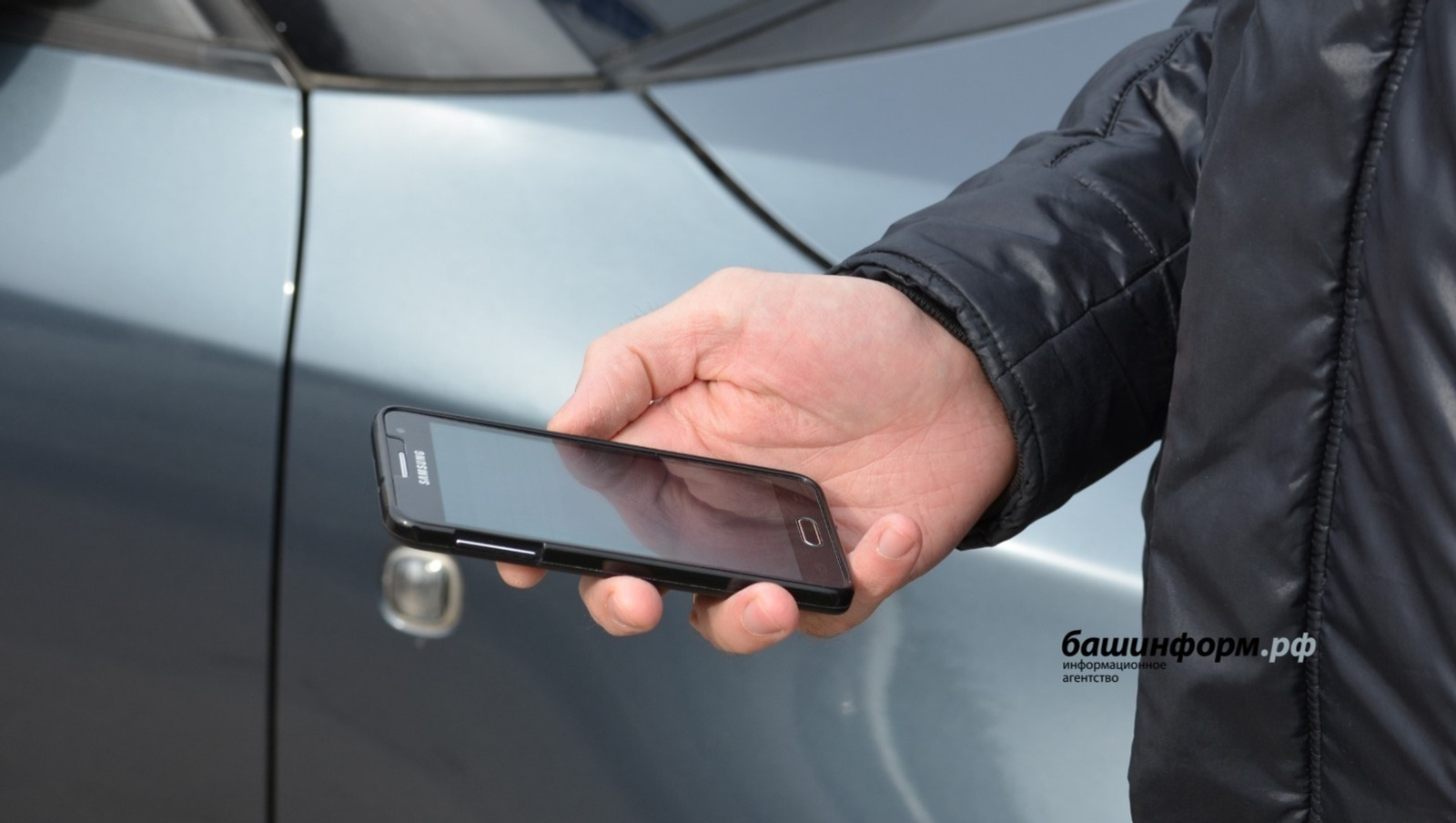 Иностранцам в России необходимо переоформить SIM-карты до 1 июля