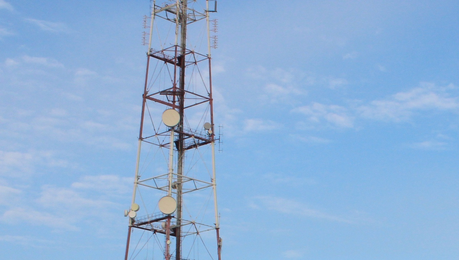 В Уфе телебашню подсветят в честь Дня Победы