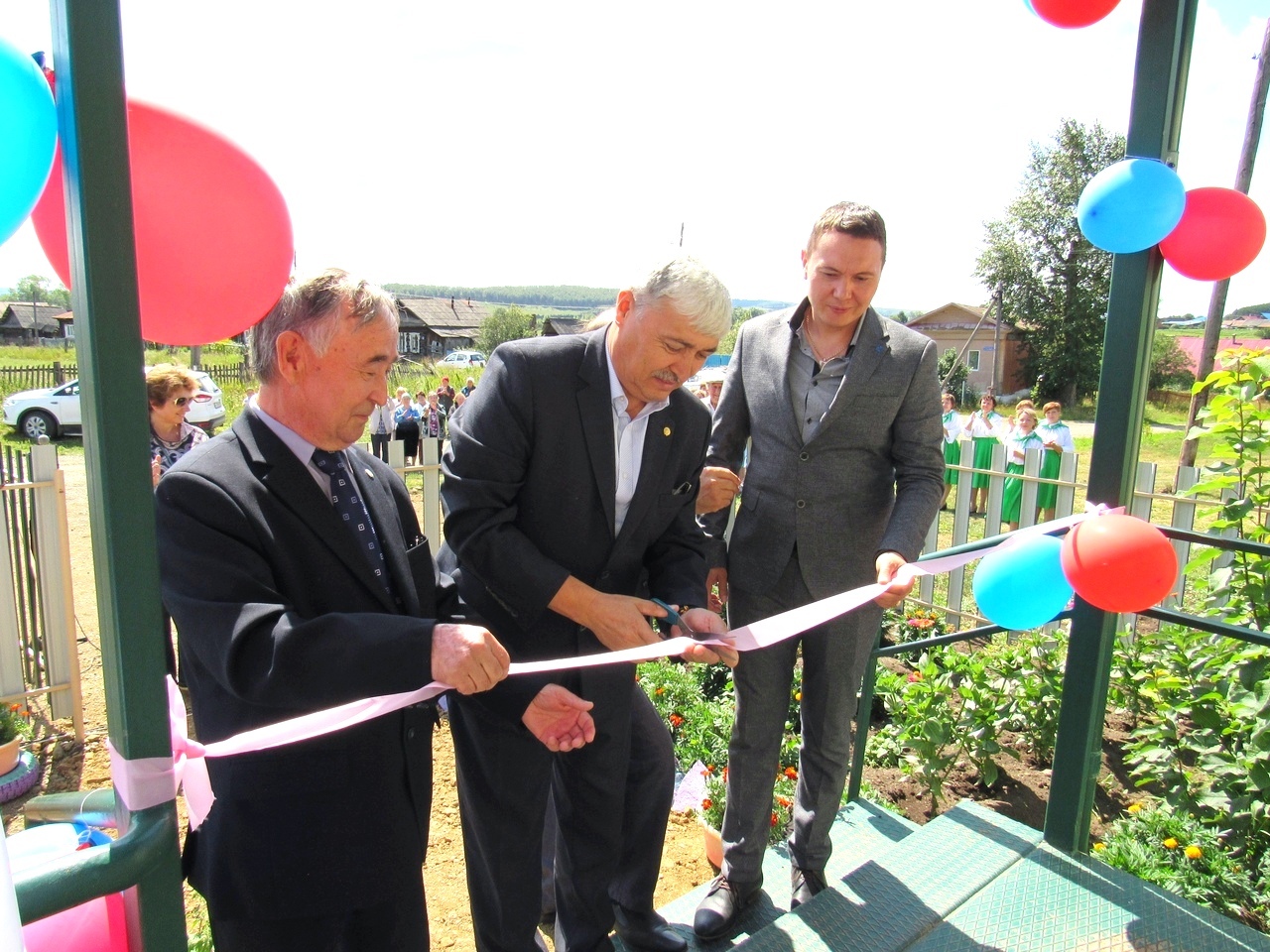 Сегодня в селе Ногуши Белокатайского района прошло торжественное открытие нового модульного фельдшерско-акушерского пункта.