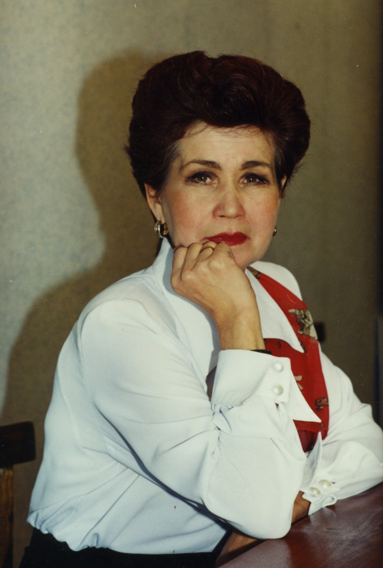 Зөһрә Алтынбаева.