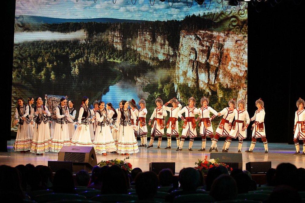 В Уфе выступил академический ансамбль песни и танца «Донбасс»