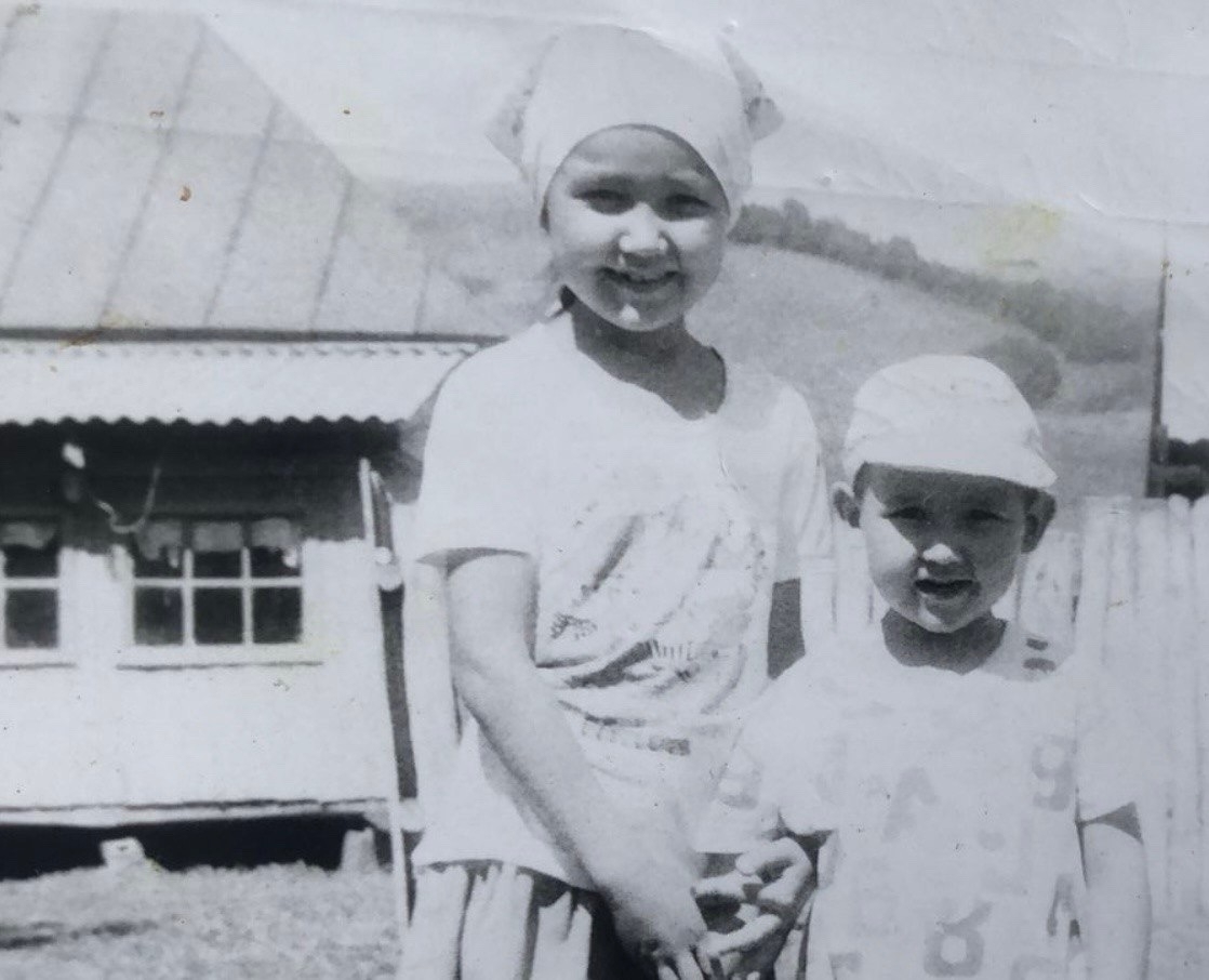 С братом Ильясом. Зианчуринский район, д.Юнай.