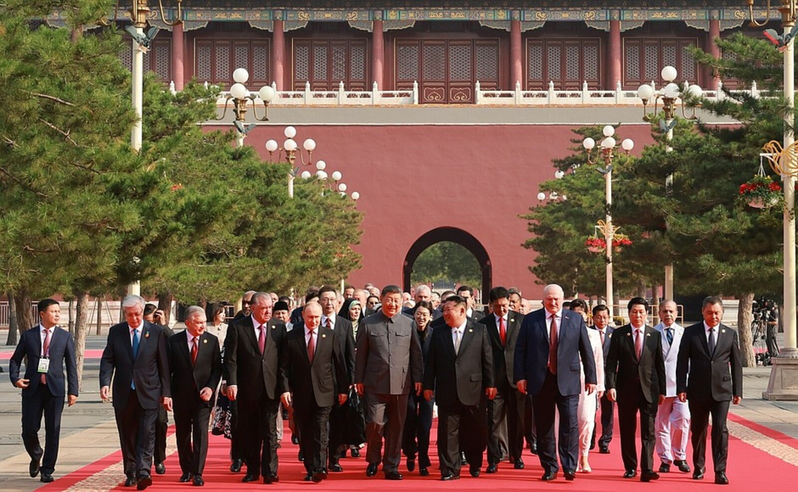 Военный парад в Пекине по случаю 80-летия окончания Второй мировой войны