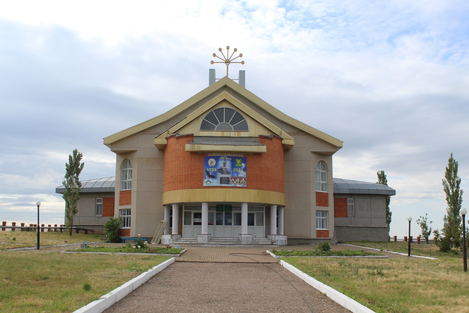 В центре деревни Кинья-Абыз – музей имени Кинзи Арсланова.