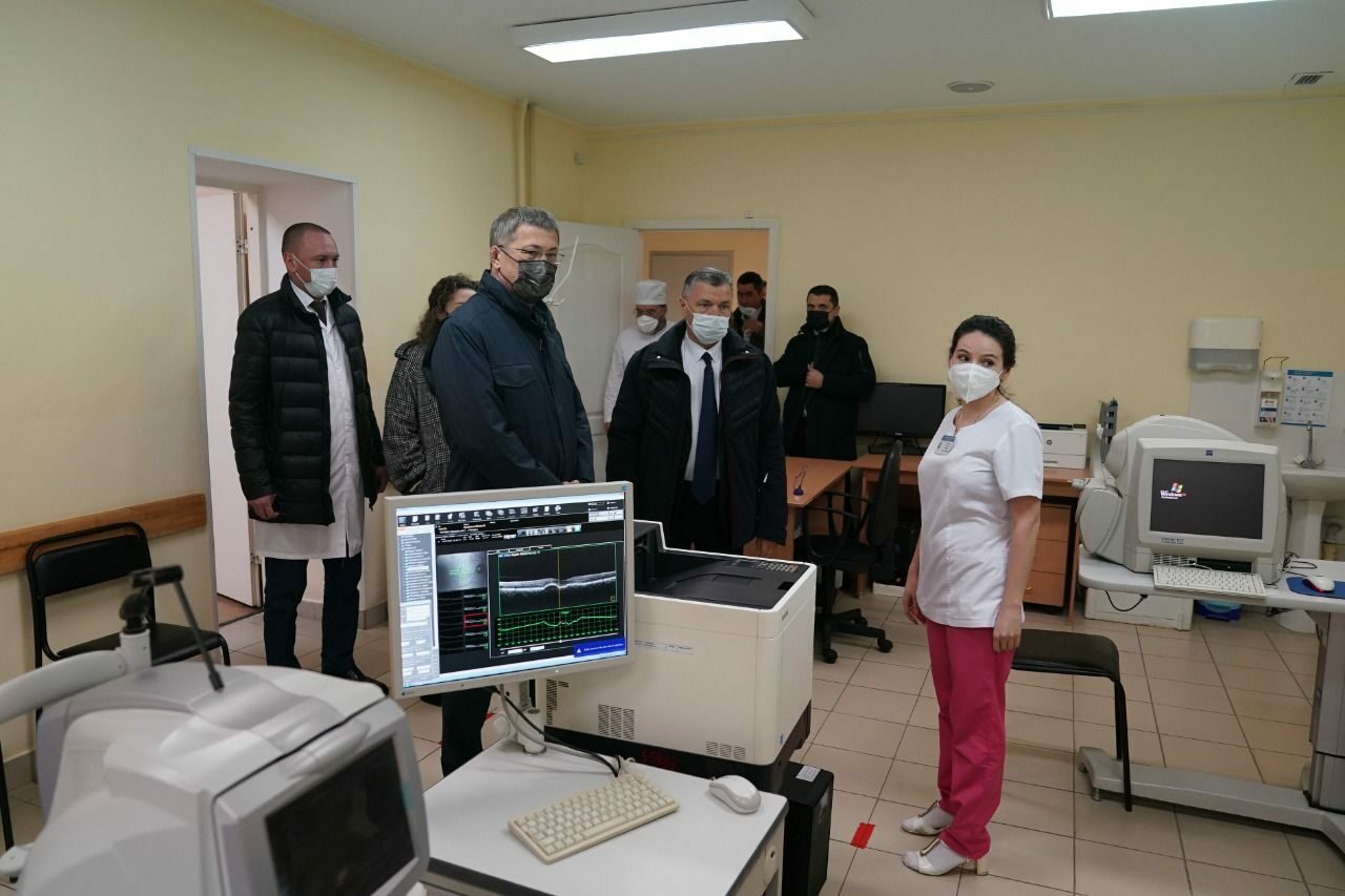 Радий Хабиров поздравил медиков с профессиональным праздником