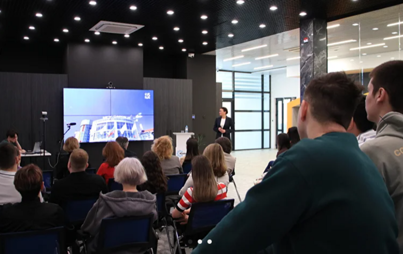 На Лектории НОЦ раскрыли секреты успеха научного бренда