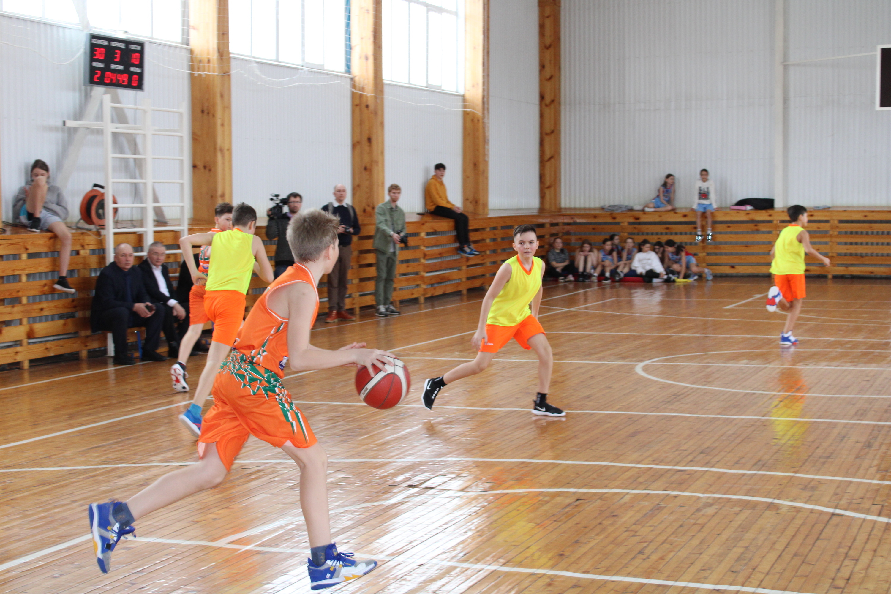 Оранжевый мяч – символ баскетбола