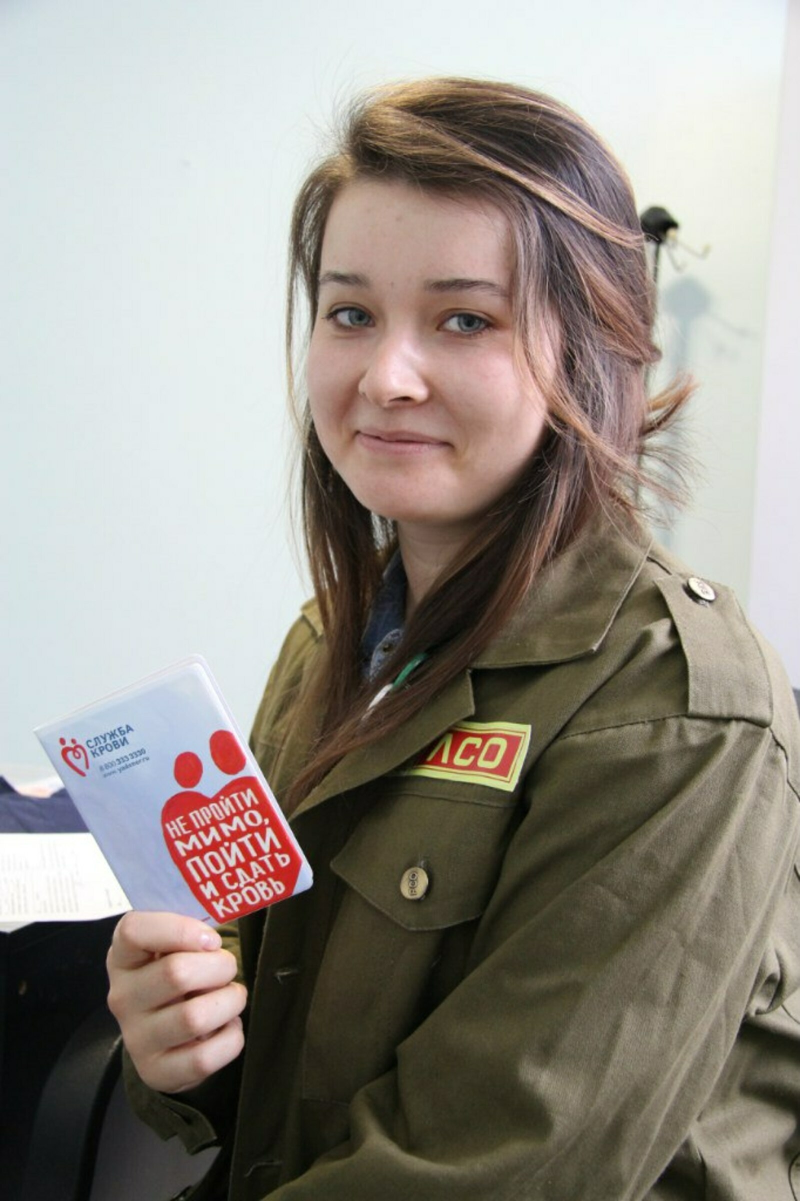 Участники студотрядов сдают кровь, чтобы стать донором костного мозга