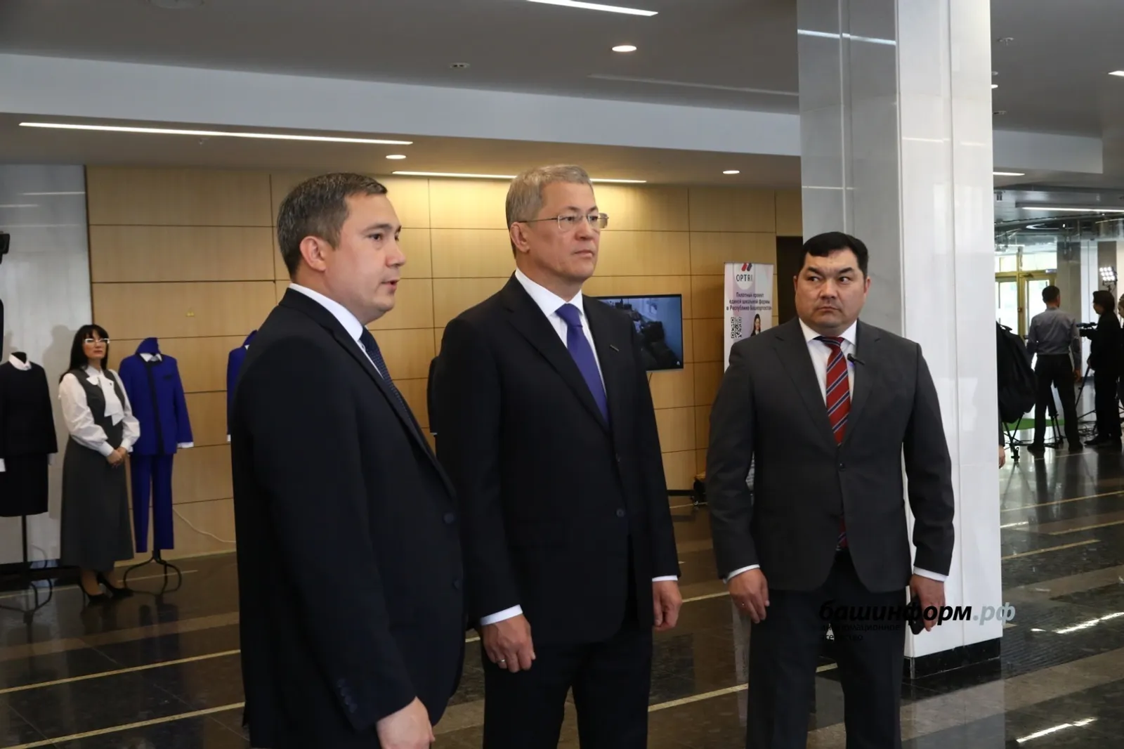 Радию Хабирову показали строительство современных крупных школ в Башкирии