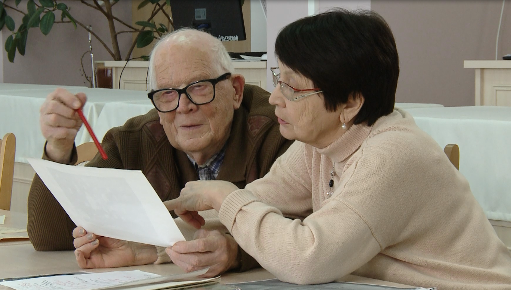 Со сценаристом и кинорежиссером, внучкой Габбаса Давлетшина Эллой Давлетшиной. 2023 г.