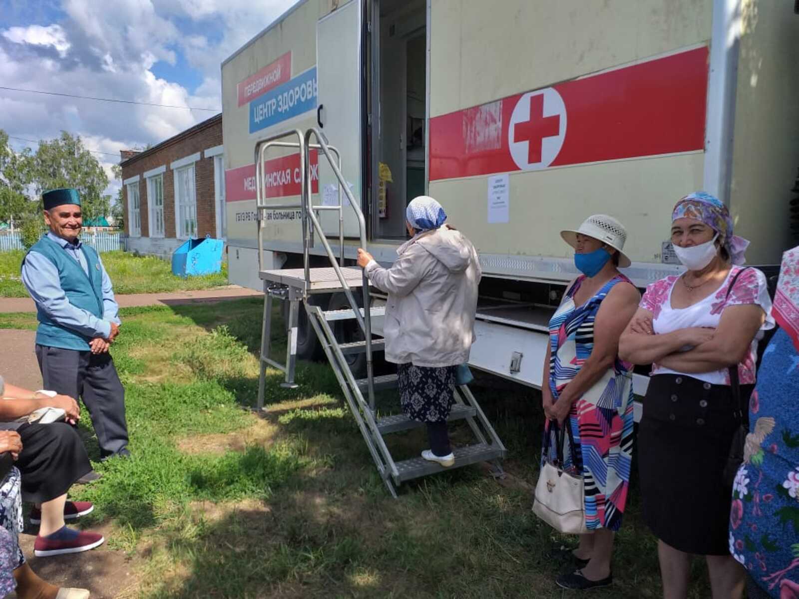 В рамках проекта «Здоровое село» со 2 августа в  Мелеузовском  районе начал работу колл-центр по звонкам гражданам 60+