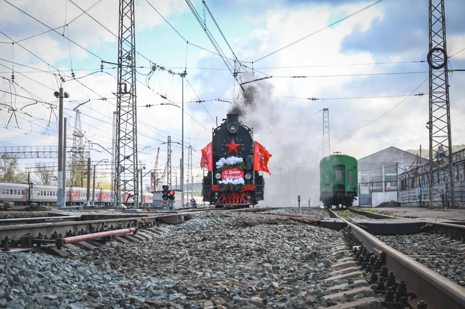 Более 10 тысяч человек встретили Паровоз Победы в Уфе