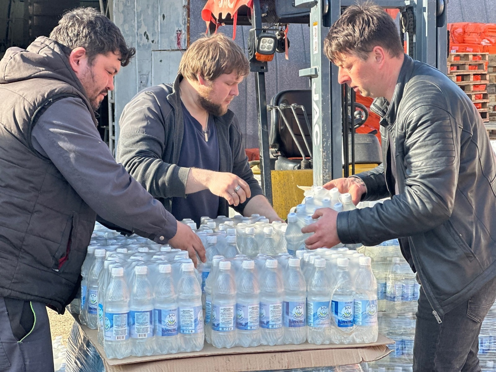 Из Башкортостана отправили гуманитарную помощь жителям затопленного Орска