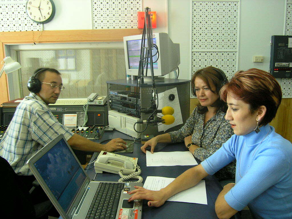 «Юлдаш» һөйләй, «Юлдаш» йырлай