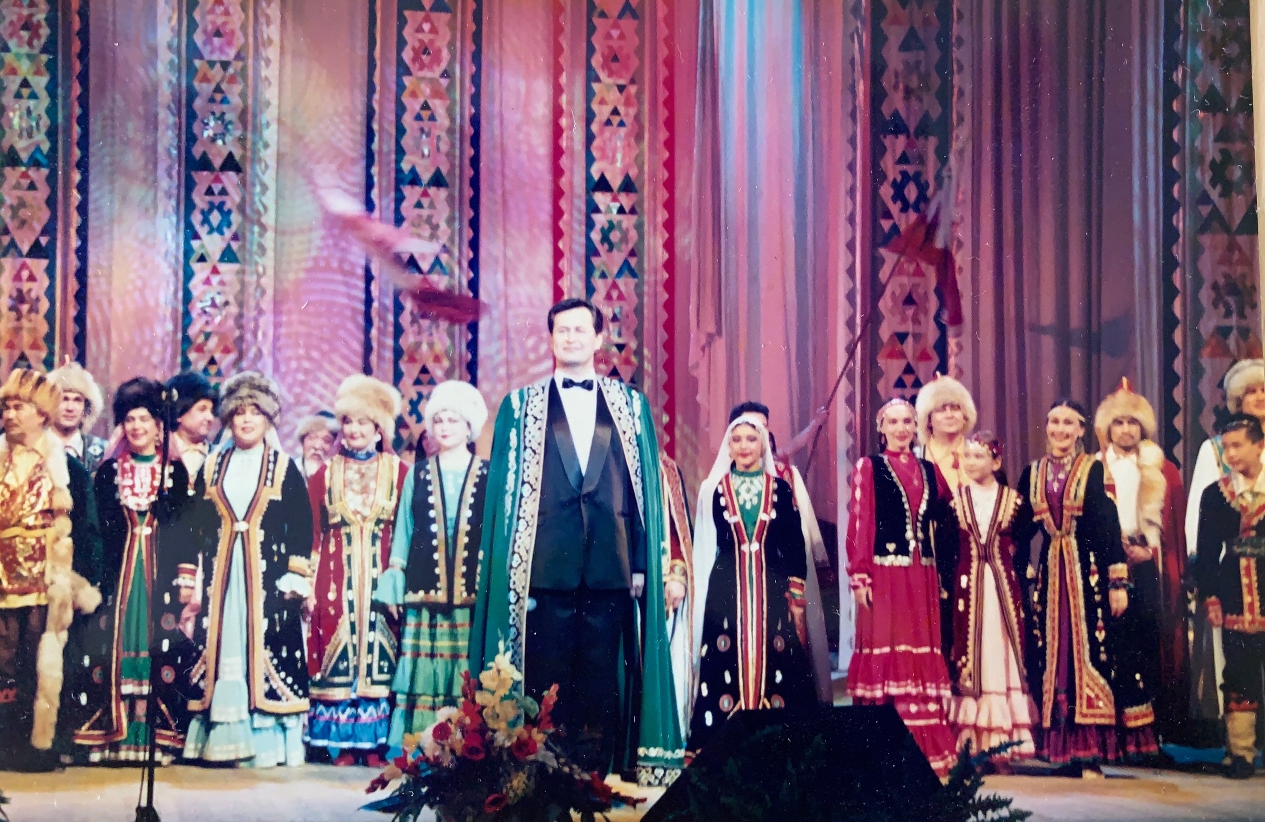 Байрам концертынан күренеш.