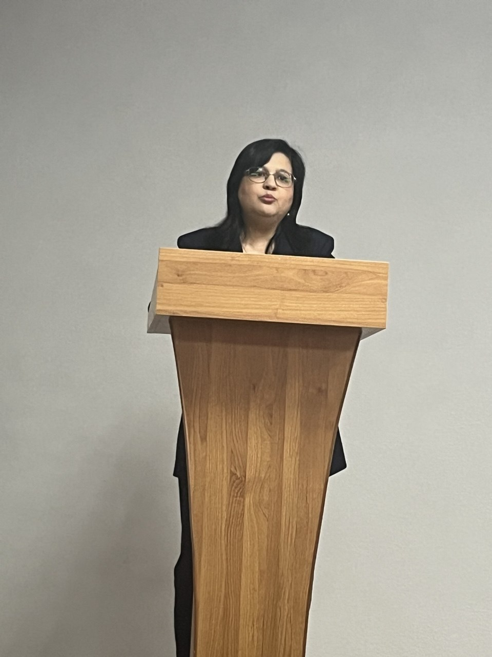 Әҙәби тәнҡит  кәрәк!