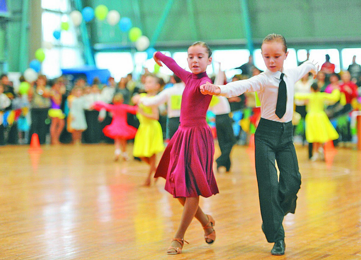 Соломон Андрющенко и Амелия Карпенко в мгновениях танца.