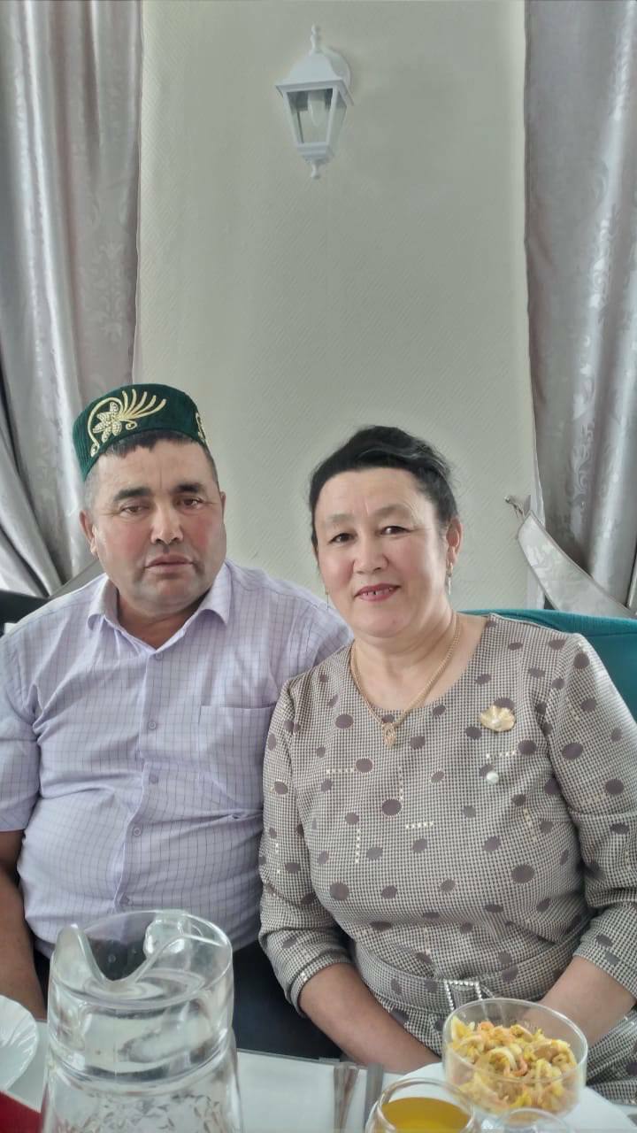 Родители: Халим Рамазанович и Мавлида Ибрагимовна.