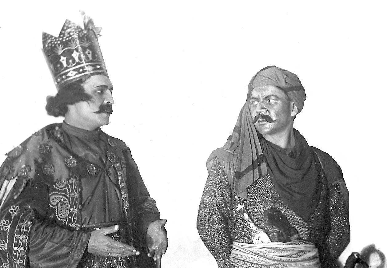 Булат Имашев в роли Йософ шаха  в спектакле М.Джанана «Шахнамэ».