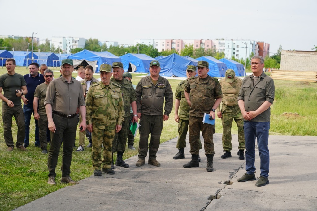 Радий Хабиров встретился с бойцами подразделений добровольческого мотострелкового полка «Башкортостан»