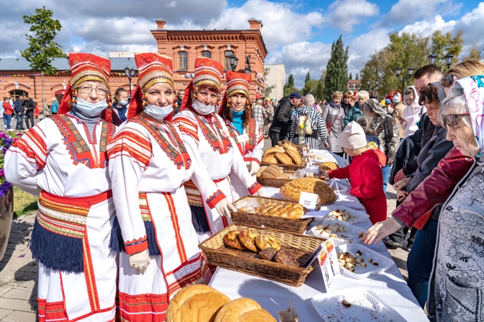 В Стерлитамаке прошёл республиканский фестиваль национальных видов хлеба