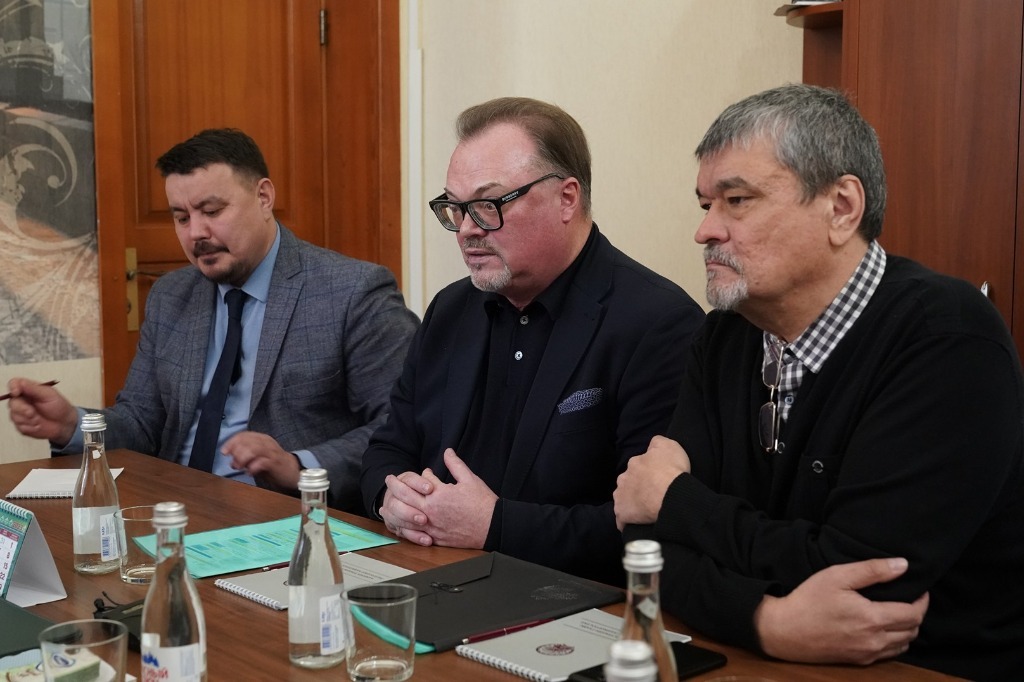 Радий Хабиров обсудил продвижение мультфильма «Северные амуры» на федеральном уровне
