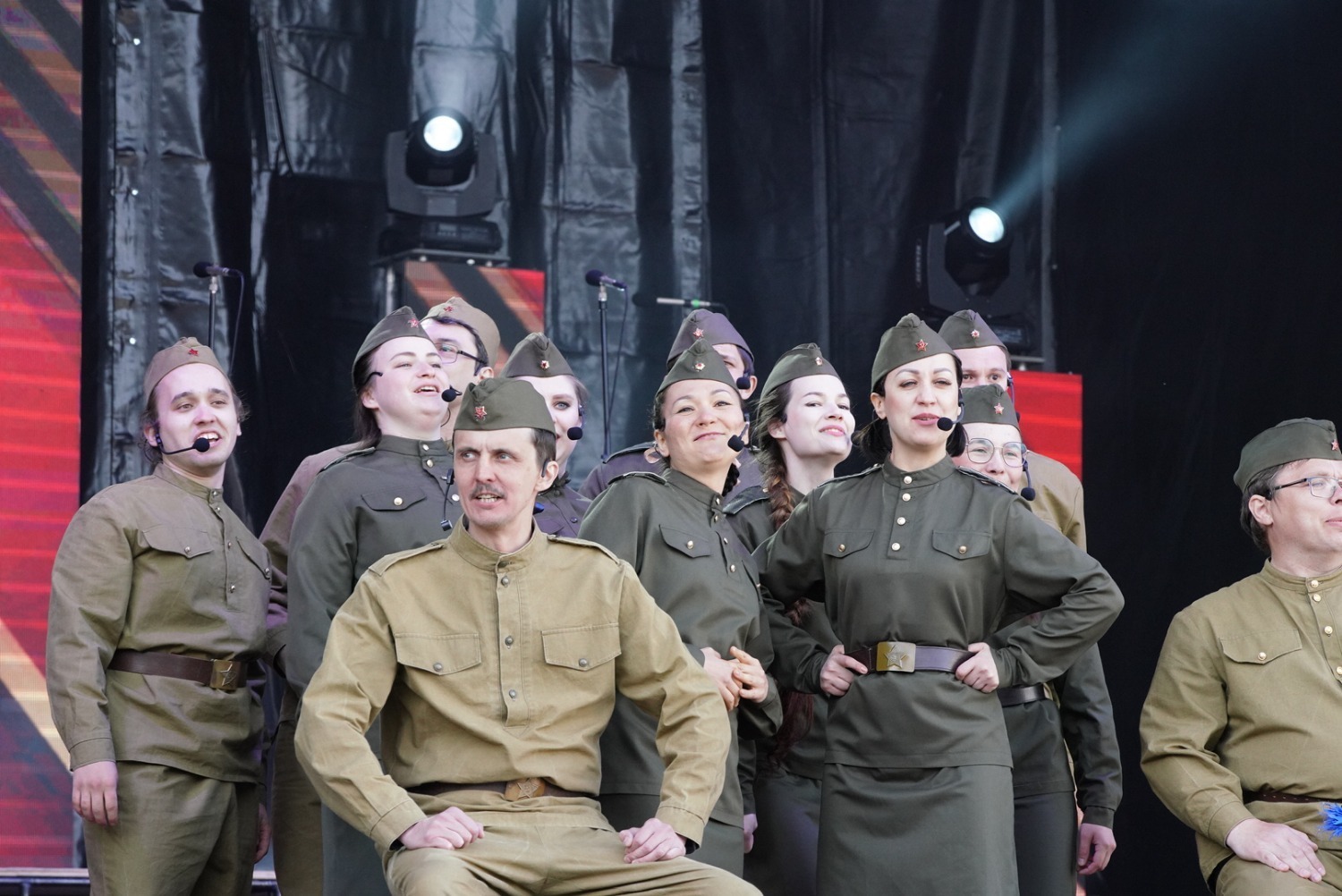 Глава Башкирии посетил патриотический концерт, посвященный 78-й годовщине Победы