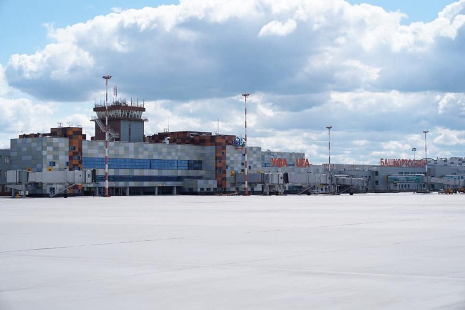Радий Хабиров рассказал о реконструкции аэропорта «Уфа»