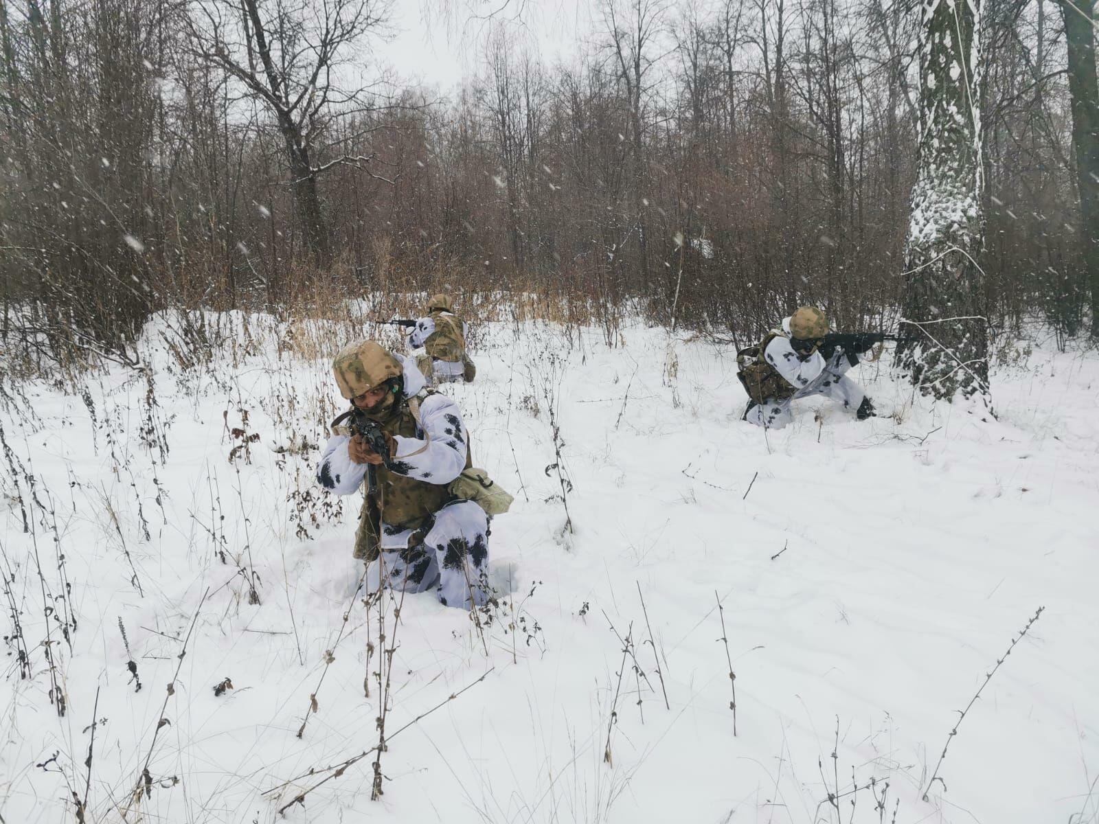 Добровольцы башкирского батальона имени Салавата Юлаева проходят боевое слаживание