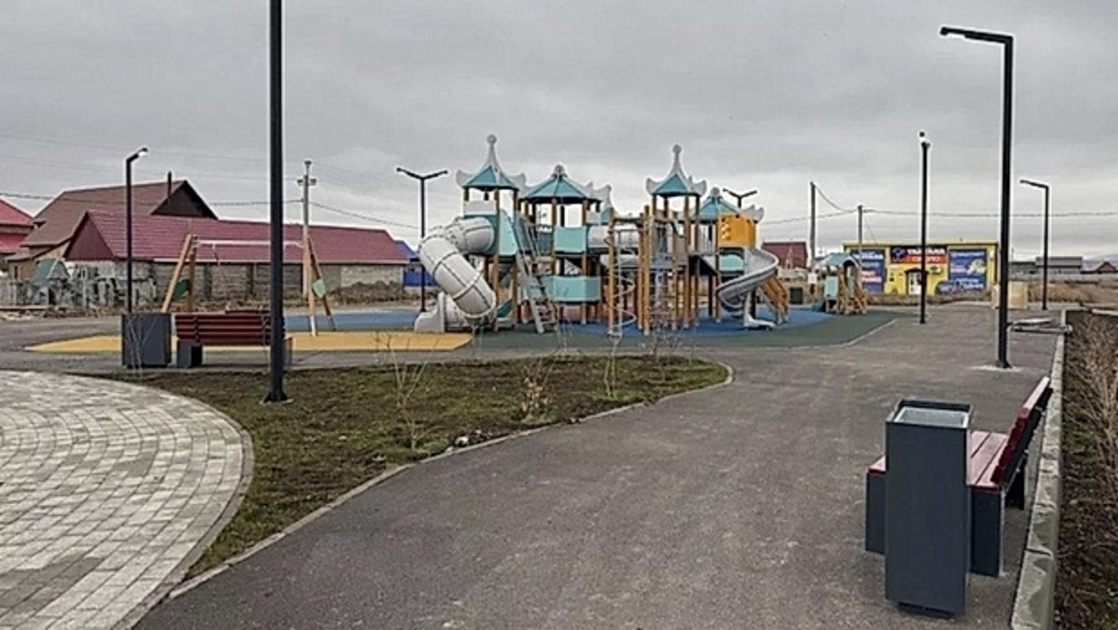 В Сибае появилась новая комплексная детская площадка