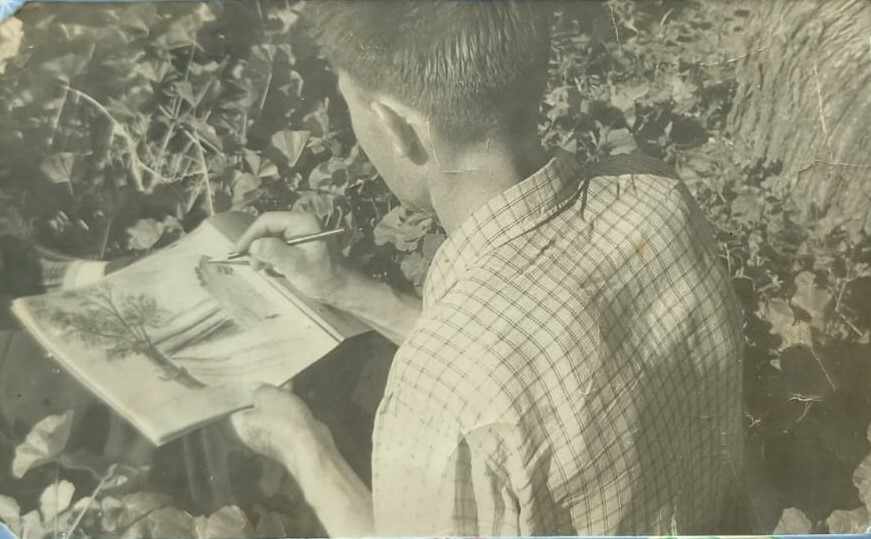 Рафаэль Абдулов бәләкәйҙән һүрәт төшөрөргә ярата.